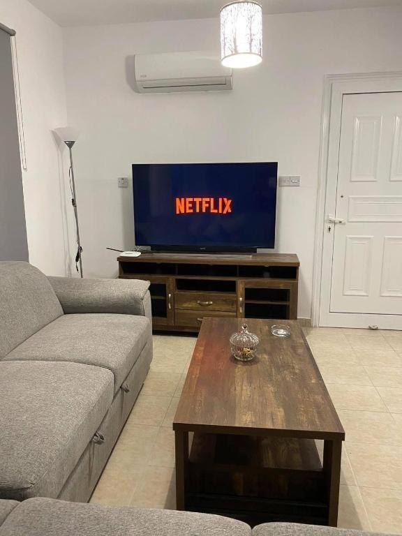 Cosy Apartment In Kato Paphos With Pool Access Zewnętrze zdjęcie